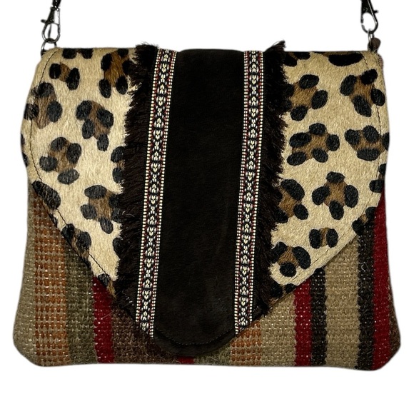 New Boho Tapestry Crossbody Purse Animal Fur Leopard Print Black w/ Leather - Picture 2 of 7